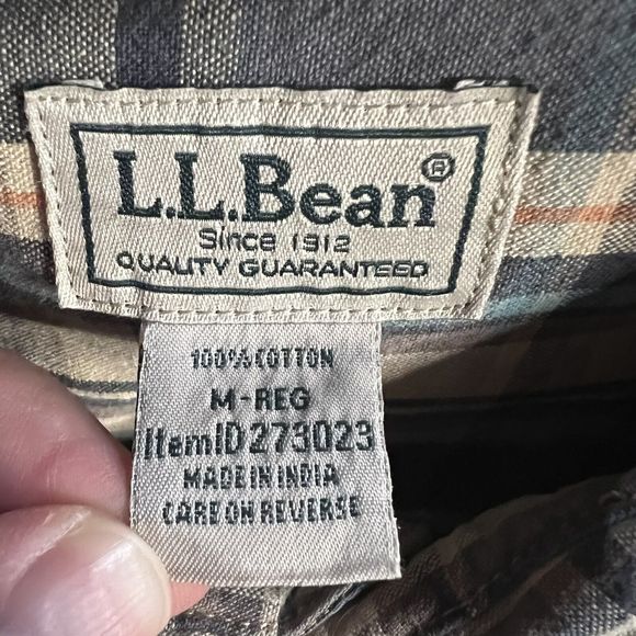 LL Bean Men's Medium Blu/Grey  Plaid Shirt 100% Cotton Traditional Fit 273023 - Picture 3 of 3